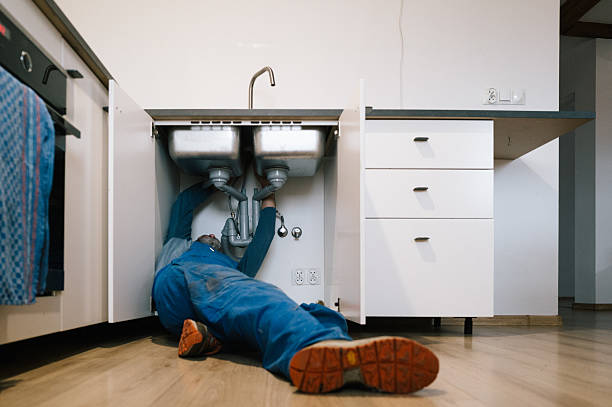 Professional Leak Detection technician working in Davenport, FL